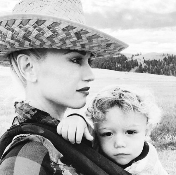  Gwen Stefani a syn Apollo